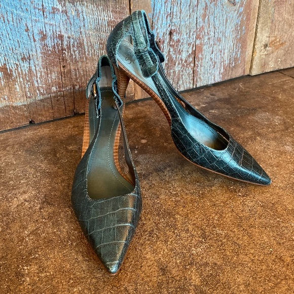 Studio 9 Emerald Green Croc Like Leather Heels Size 9.5 - Picture 1 of 8